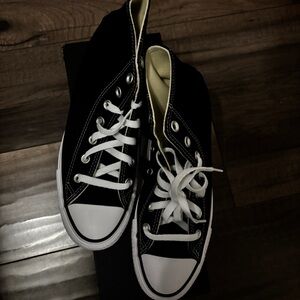 BRAND NEW black and white Converse Unisex